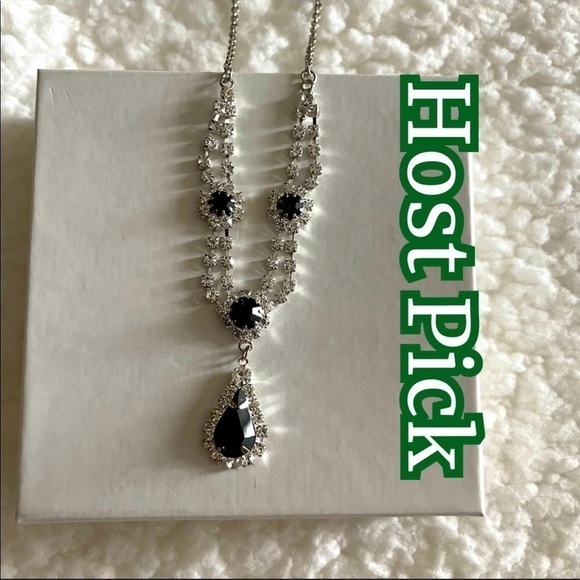 ✅host Pick✅ Vieste Crystal Collection Necklace, New in Box with Tag - Picture 1 of 6